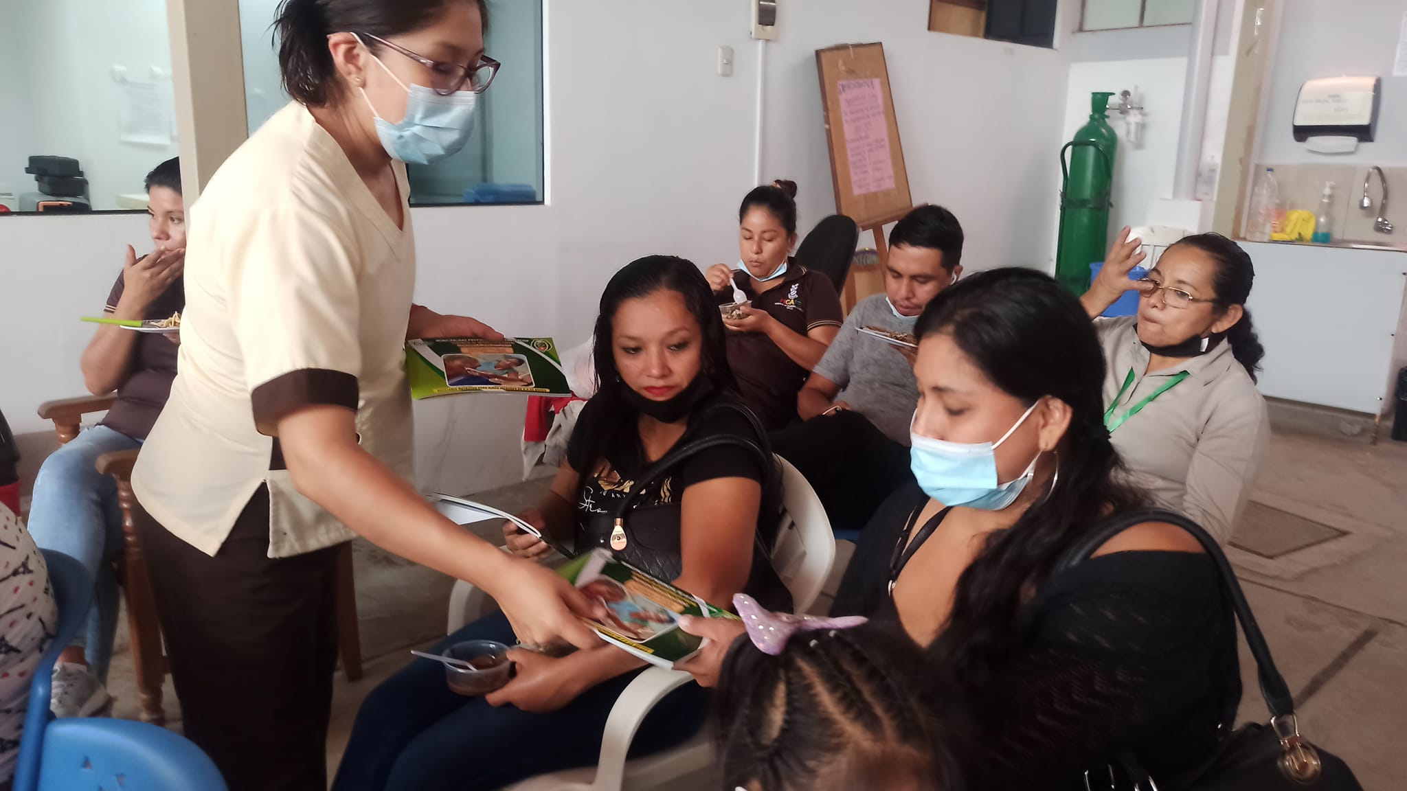 Sesión demostrativa de preparación de alimentos ricos en hierro