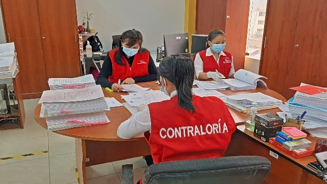 Pagos irregulares de aguinaldos y bonificaciones ocasionan perjuicio superior a S/ 150 mil 