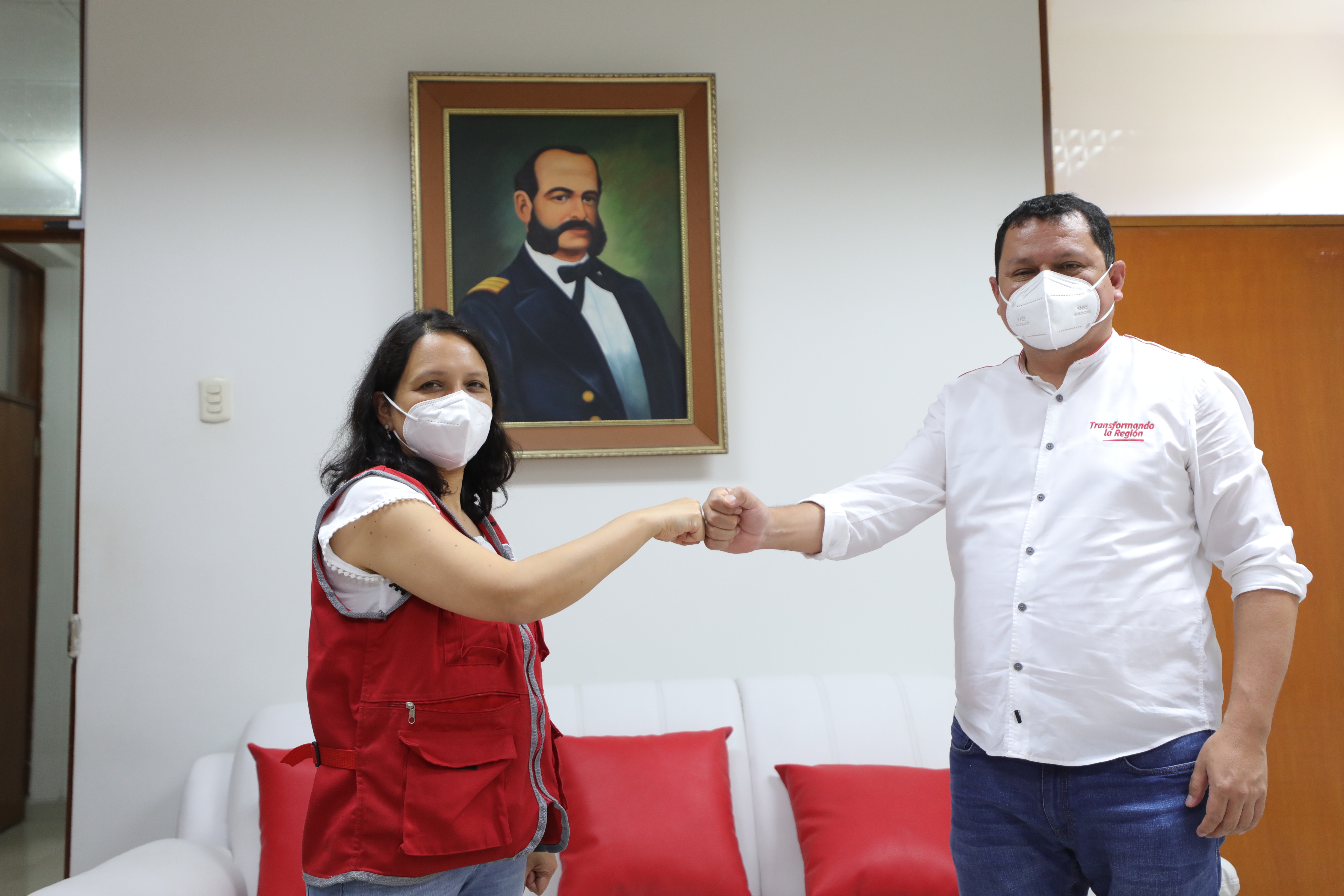 Ministra Anahí Durand y gobernador regional de Piura