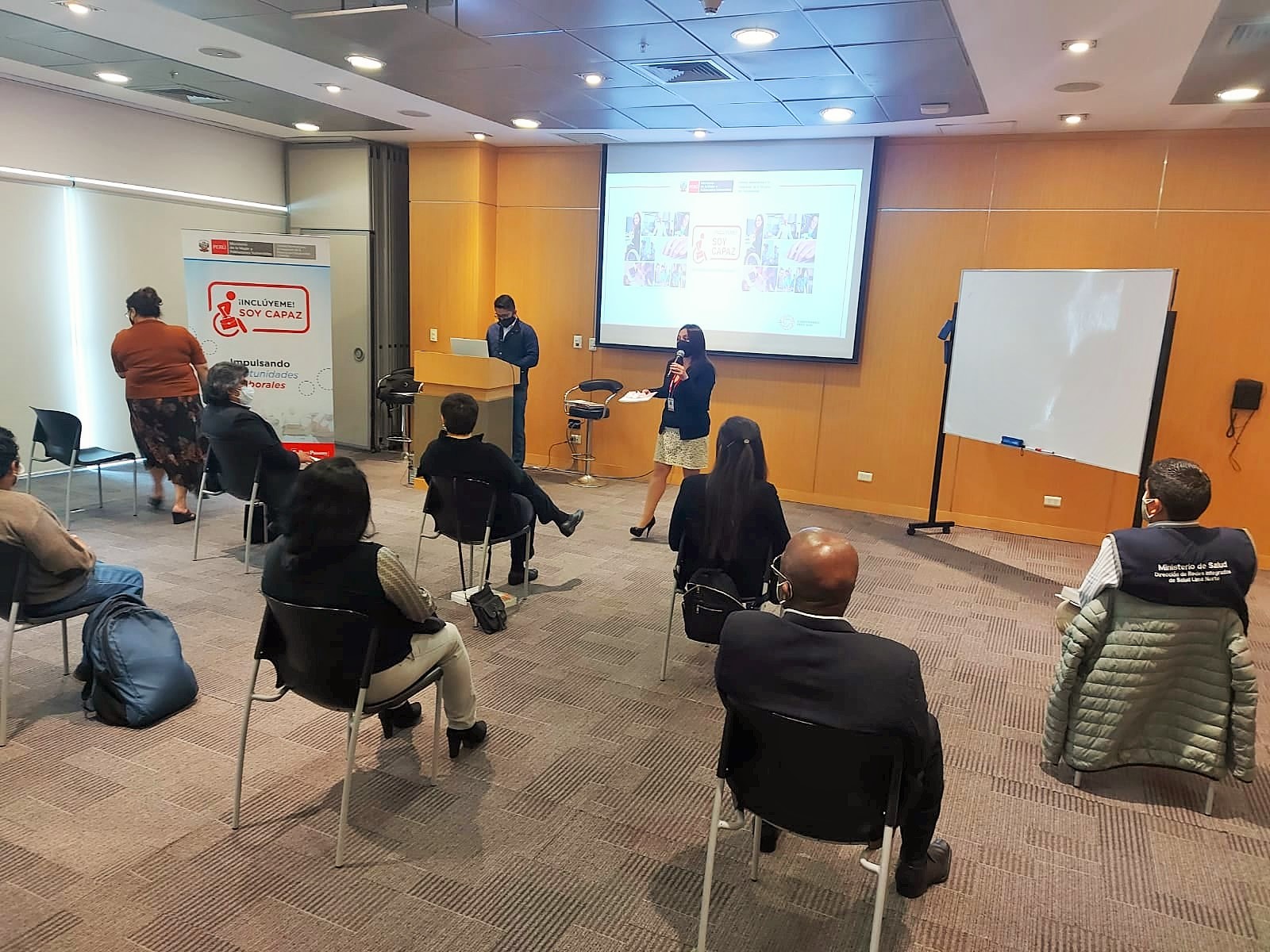 Especialistas exponen la situación laboral de las personas con discapacidad al grupo de representes de la OMAPED de Lima y Callao en el “I Taller herramientas para la inclusión de personas con discapacidad”