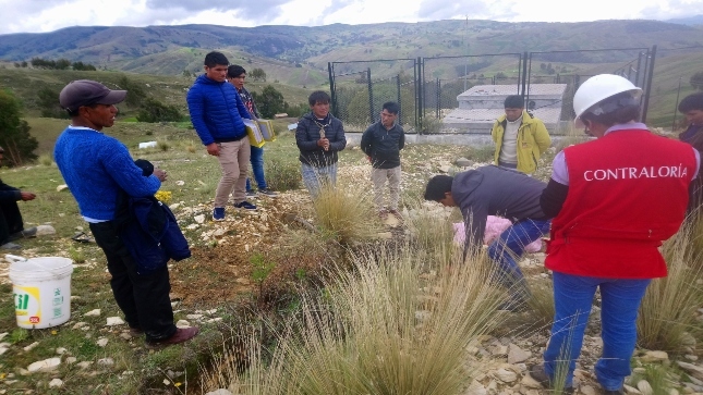 Alertan obra de saneamiento abandonada en la provincia de Acobamba