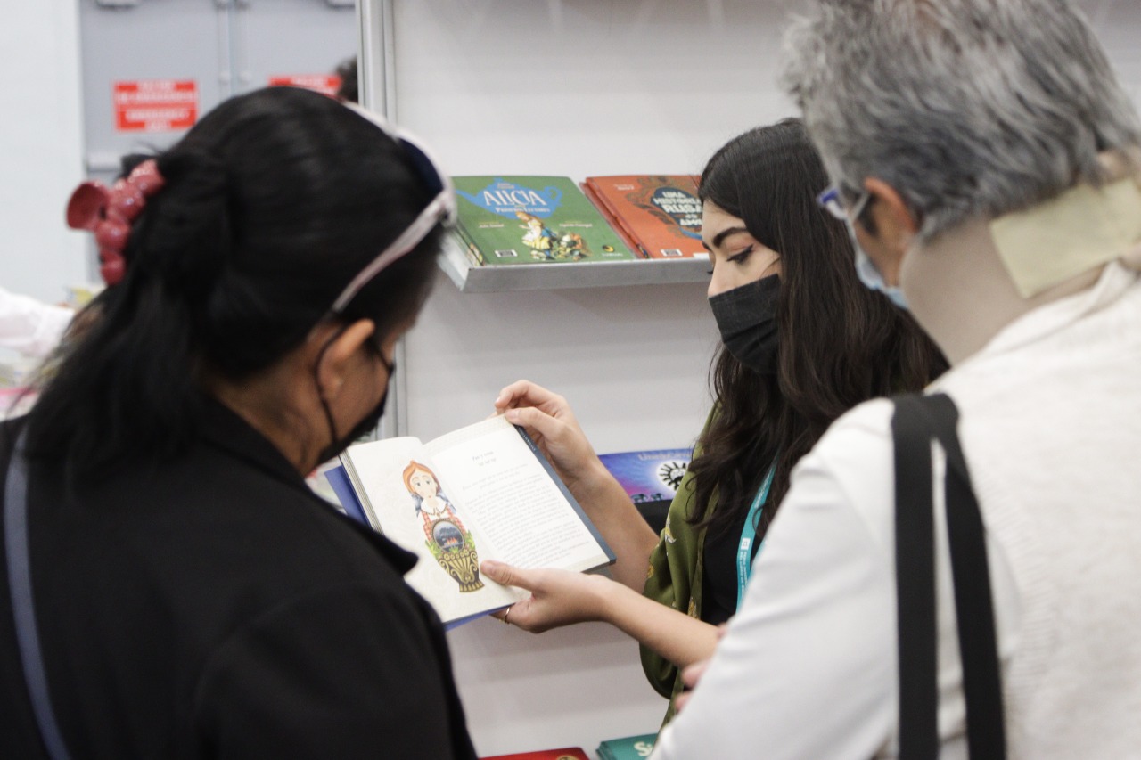 Presencia peruana en la FIL Guadalajara desborda con música, arte, libros y escritores