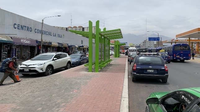 Construcción de paraderos incumple especificaciones técnicas y planos del expediente en Arequipa