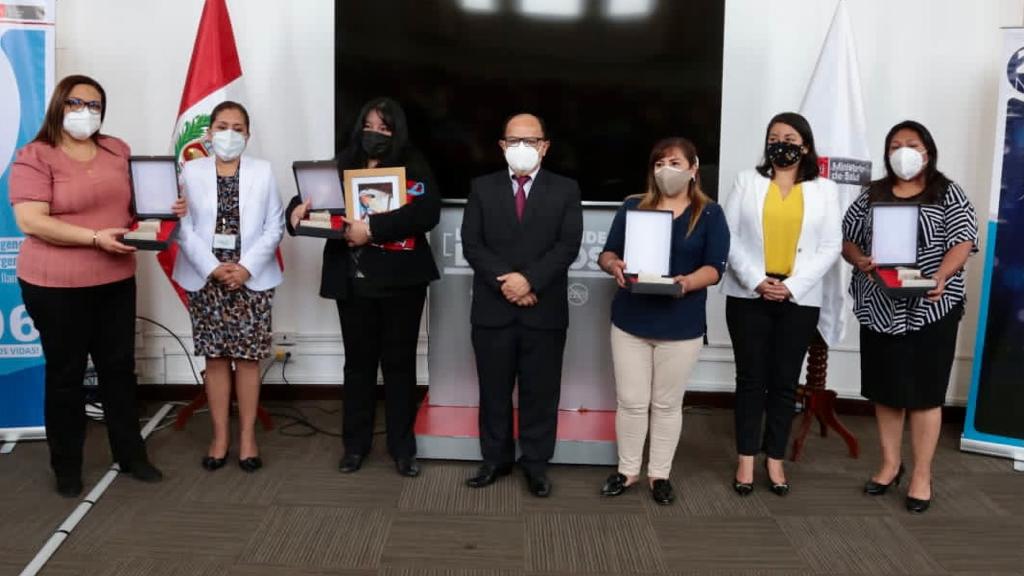 Minsa rinde homenaje a trabajadores fallecidos del Sistema de Atención Móvil de Urgencia