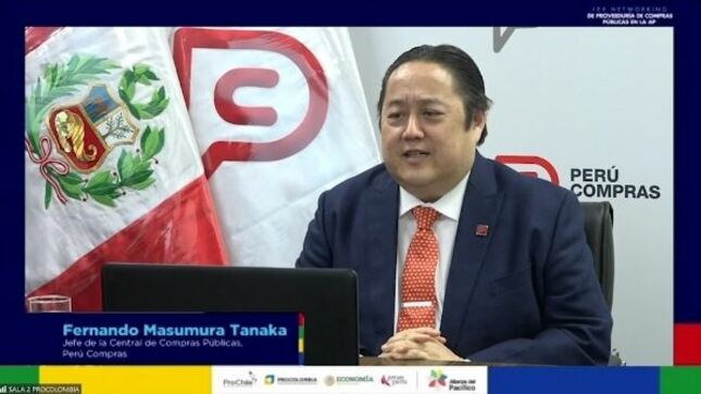 Foto de la presentación del Jefe de PERÚ COMPRAS durante el evento indicado en la nota de prensa