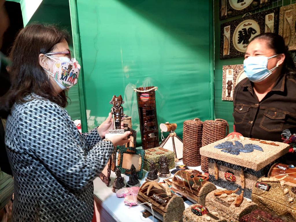 Ministra de Cultura inauguró la Exposición Venta Ruraq Maki – Hecho a mano en Trujillo
