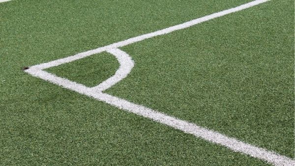 Imagen referencial de un fragmento de césped sintético deportivo