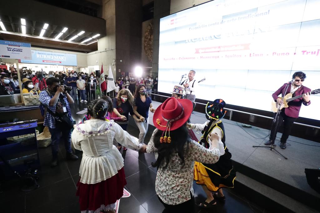 “Ruraq Maki ha sido un gran éxito”, afirmó la ministra de Cultura