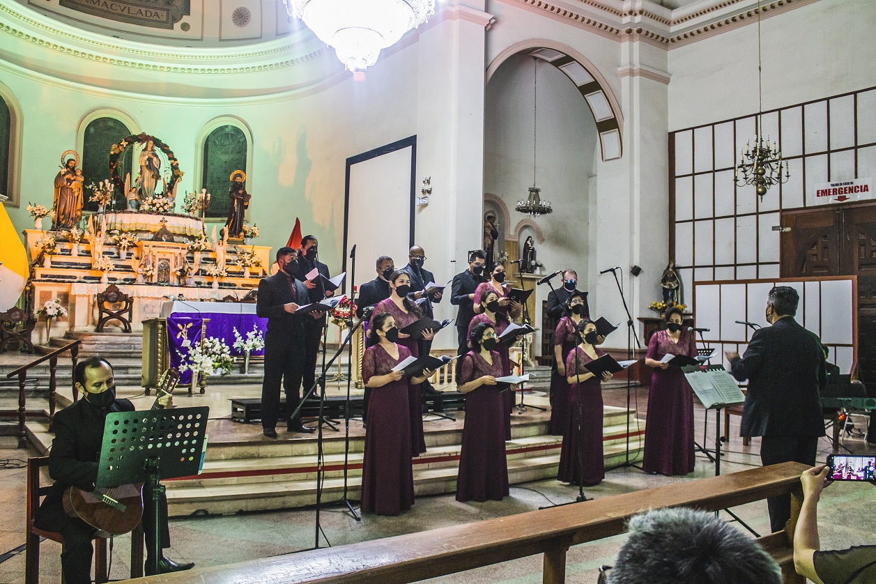 La magia envolvió la ciudad Ica con concierto del Coro Nacional