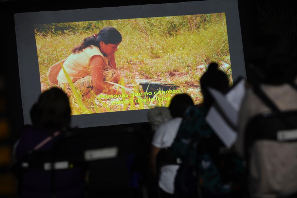 Ministra de Cultura acompañó a mujeres de organizaciones sociales del Cercado en presentación de cortometraje Sabiduría Madre