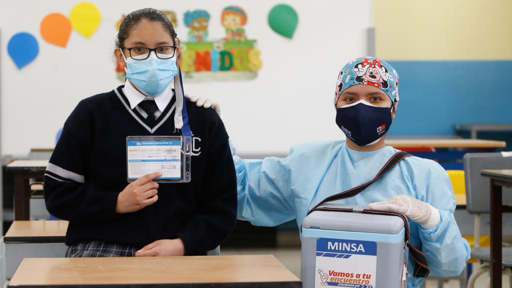 “Vacuna cole”: la estrategia que busca vacunar contra la COVID-19 a escolares para el retorno a clases presenciales