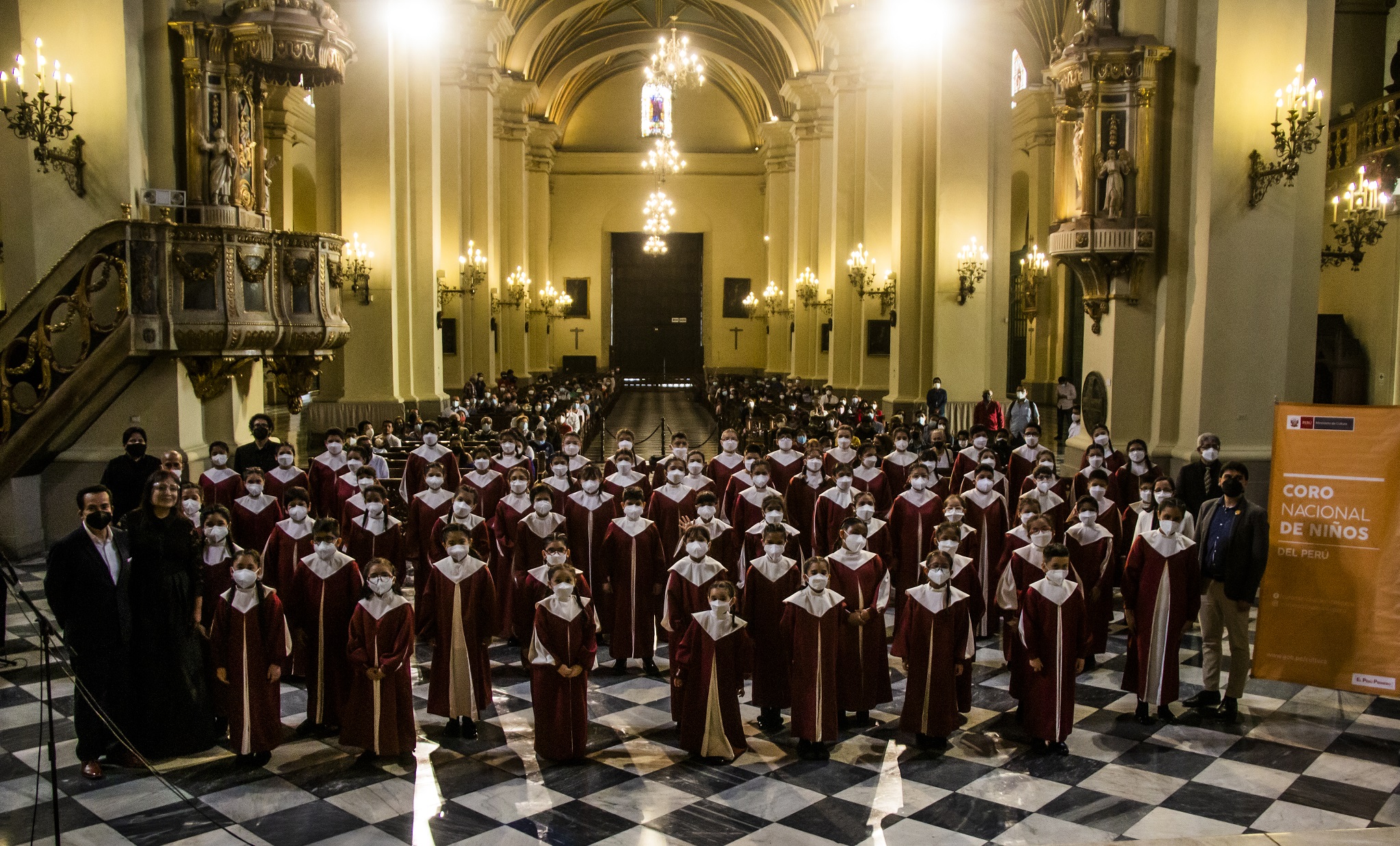 El Coro Nacional de Niños del Perú impregnó de música navideña la Catedral de Lima