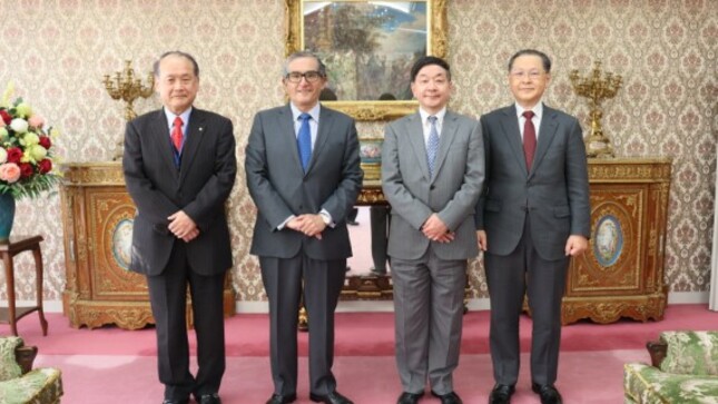 Visita de la Embajada del Perú al Museo de Arte “Tokyo Fuji”