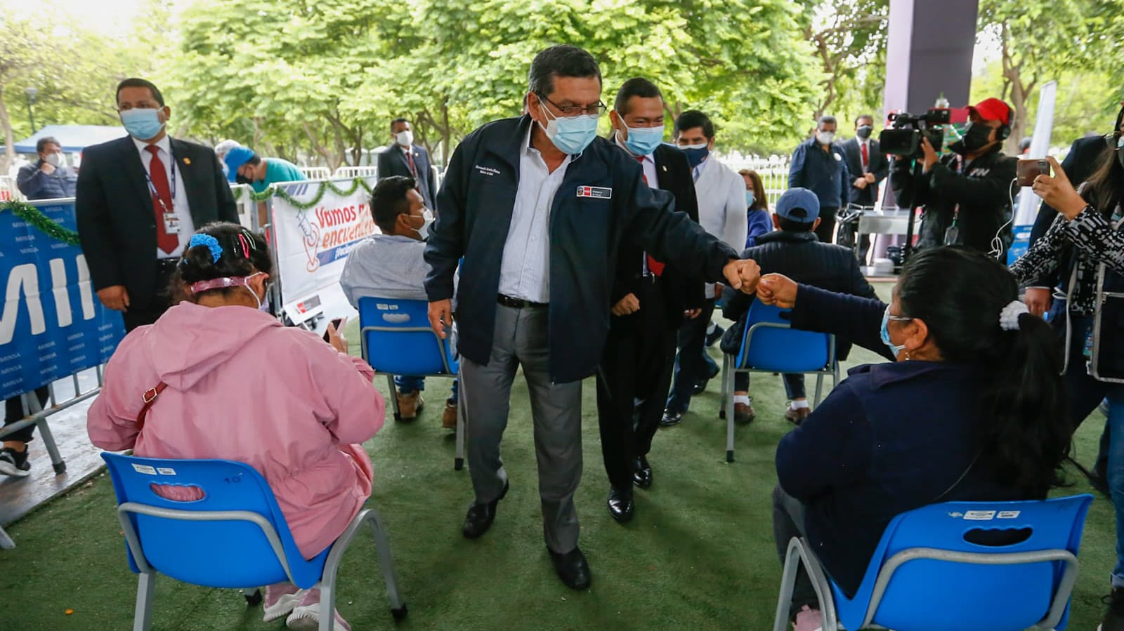 Ministro Hernando Cevallos destacó que se superó el 75% de personas vacunadas con dos dosis en el Perú