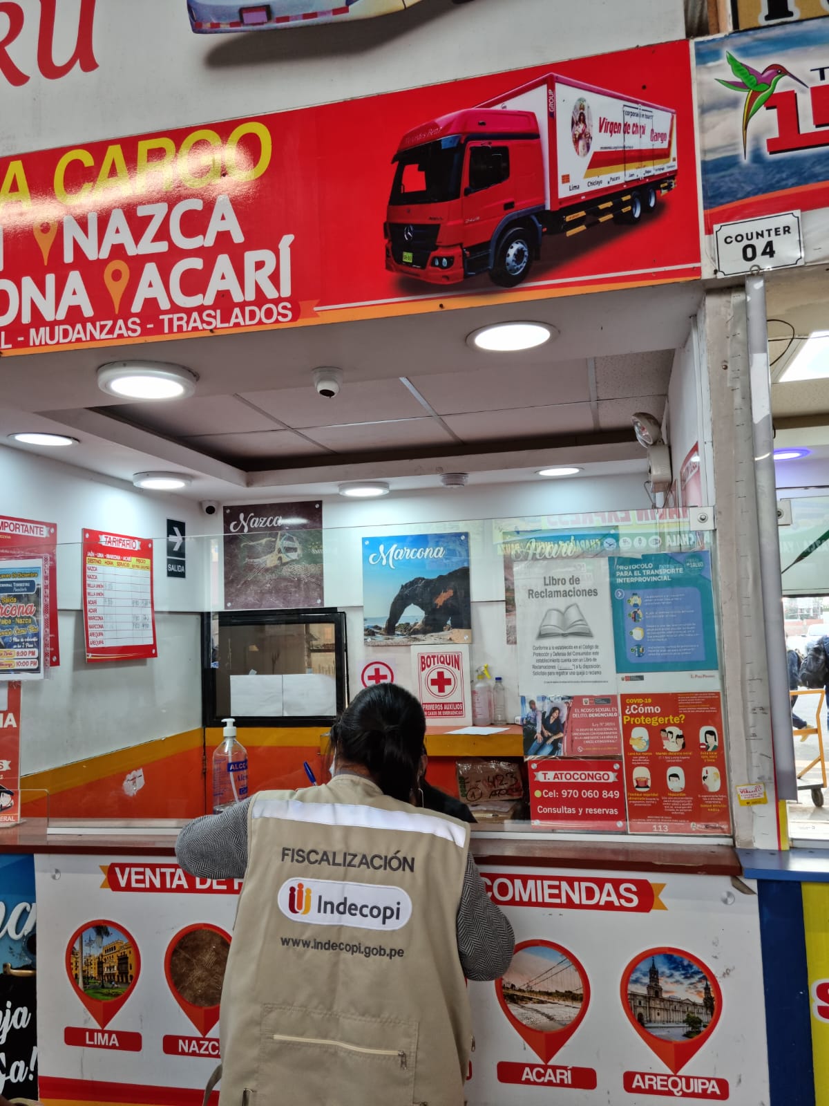 El Indecopi realiza acciones de fiscalización a empresas de transportes terrestres y vuelos aéreos en defensa de los consumidores.