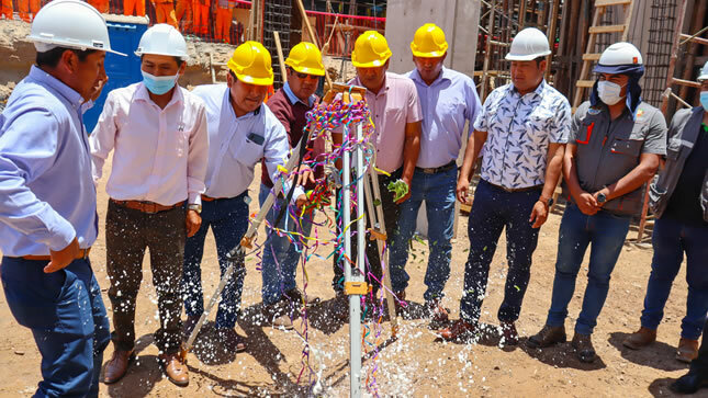 Realizan techado de la futura sede del Banco de la Nación