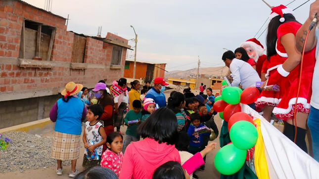 Niños de Ciudad Nueva recibieron regalos por navidad