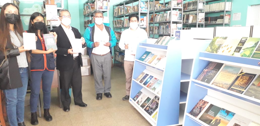 Ministerio de Cultura entrega 515 libros a la Municipalidad Distrital de Huamanga en Ayacucho