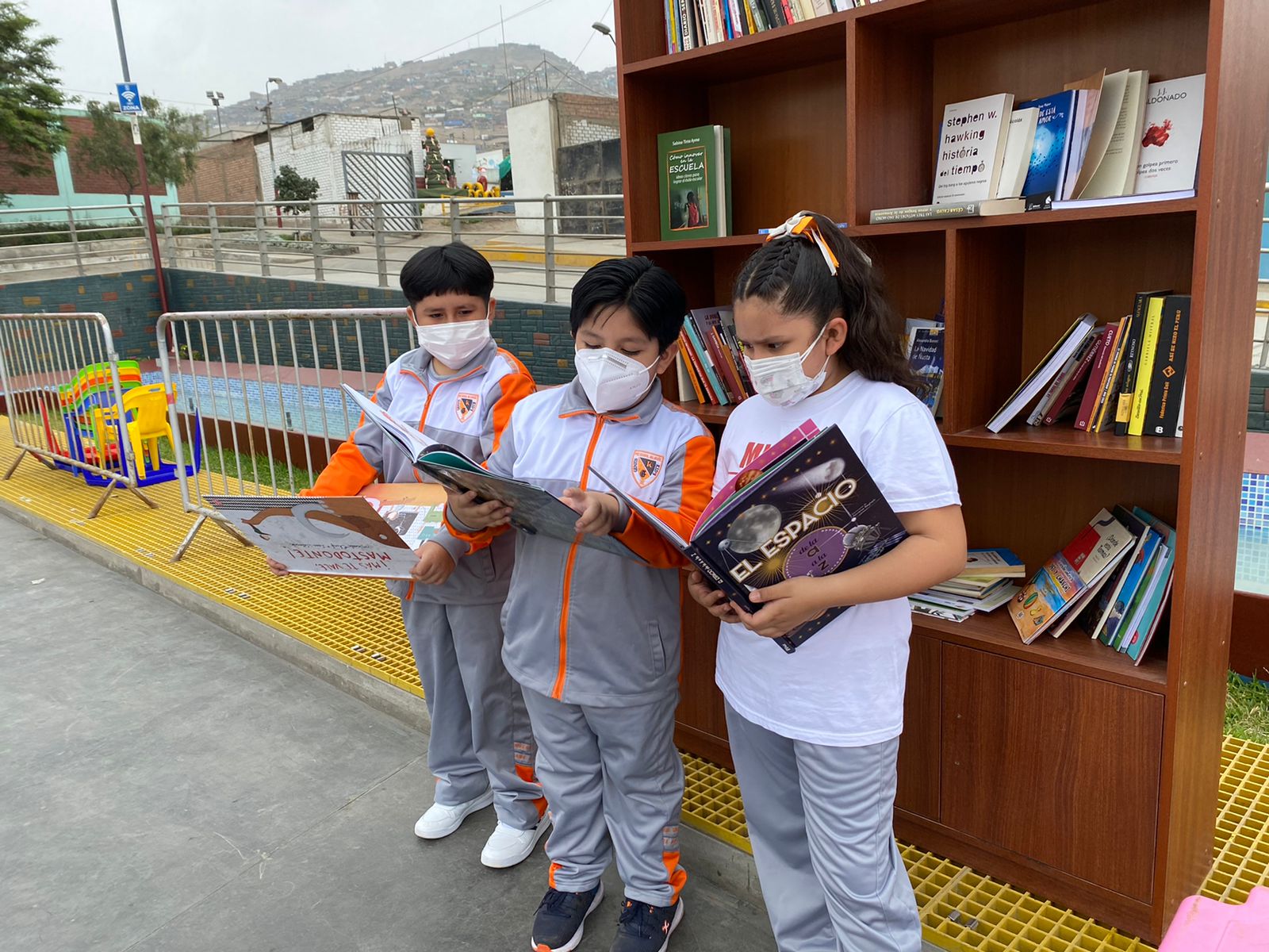 Municipalidad Distrital de Mi Perú recibió 250 colecciones de libros del Ministerio de Cultura