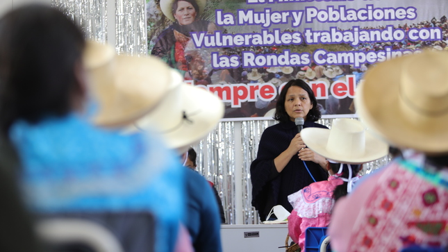 Reunión de la ministra Anahí Durand con mujeres ronderas