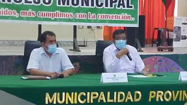 Alcalde provincial en conferencia de prensa presentó al nuevo gerente municipal