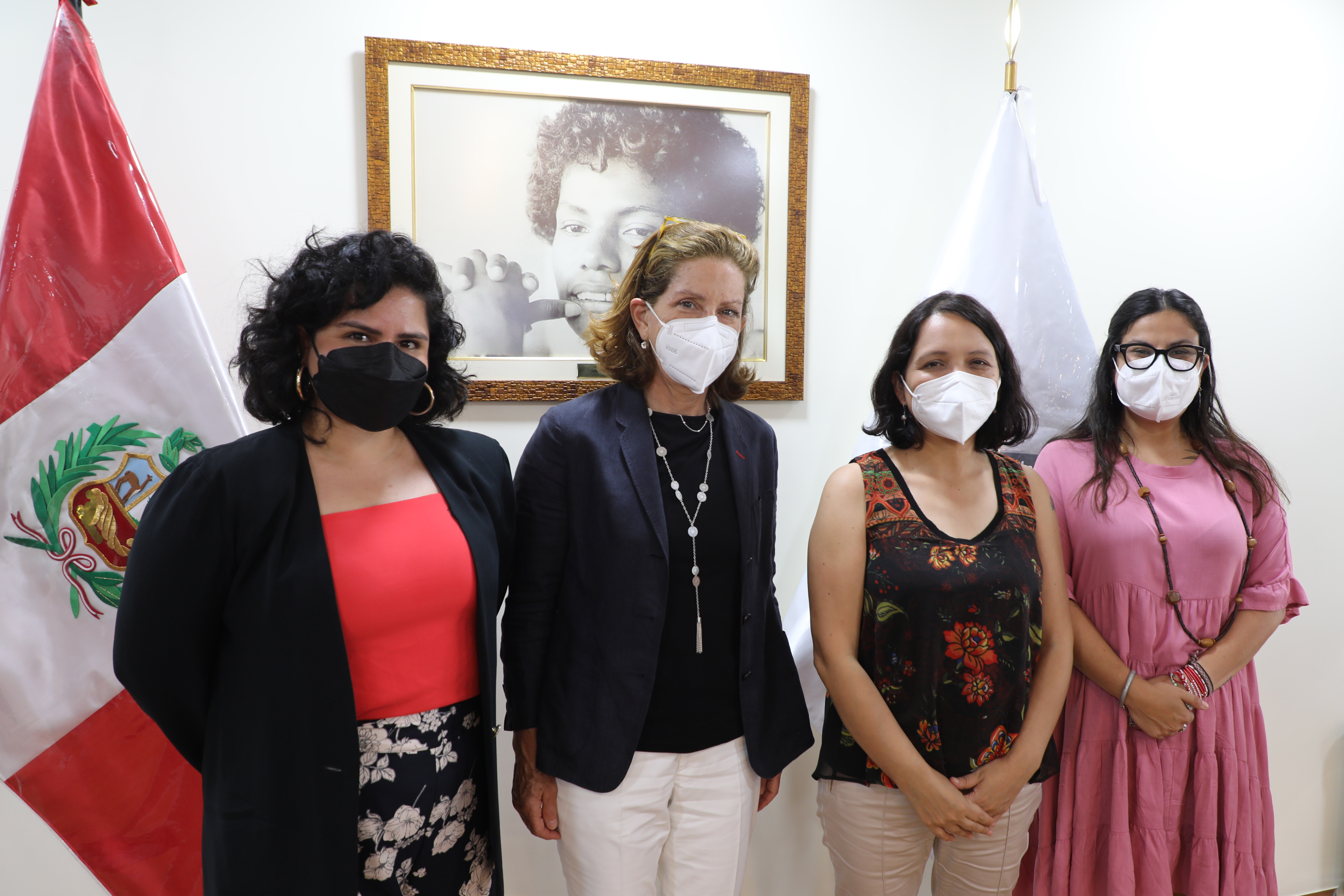 Ministra Anahí Durand se reunió con representantes de la cooperación internacional