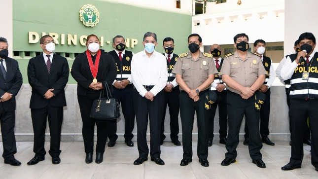 Ministro Guillén presentó a integrantes de banda que captaba y explotaba a menores de edad