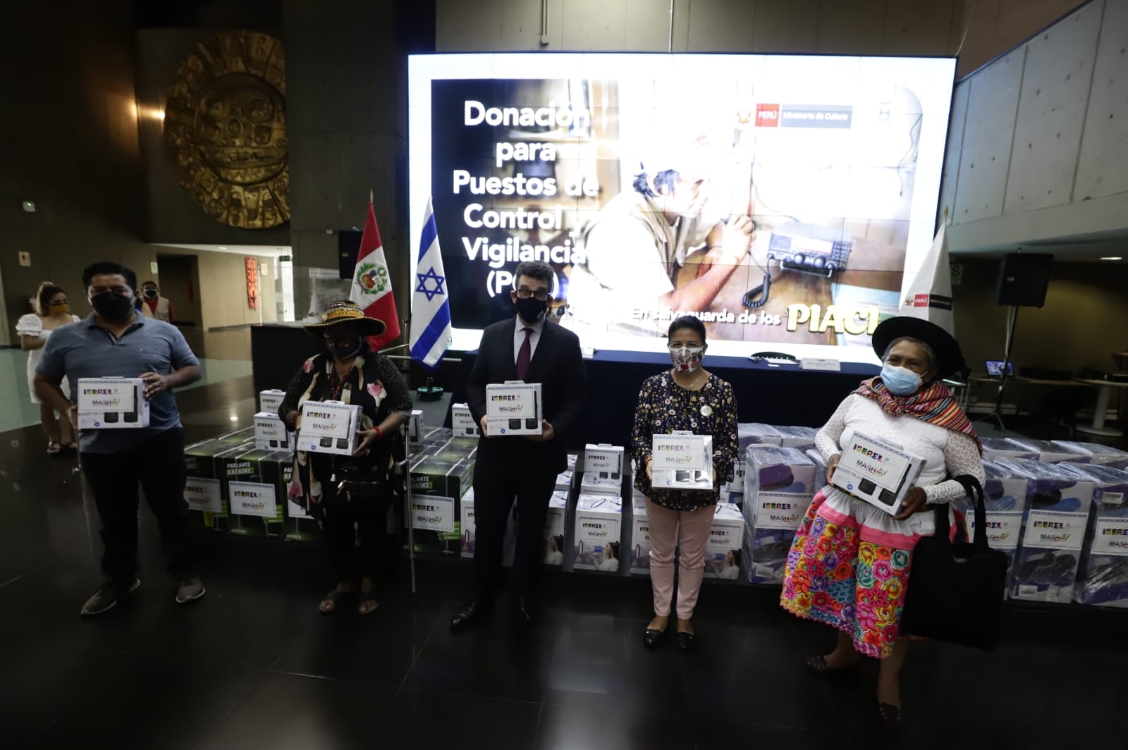 Ministerio de Cultura recibe donación de la Embajada de Israel para reforzar labores de salvaguarda de PIACI y sensibilización de vacuna