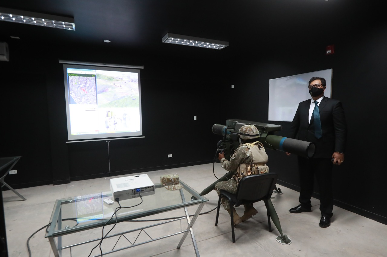 Foto del viceministro de Defensa, en Tacna, en donde presidió reconocimiento del nuevo comandante de la Sexta Brigada Blindada del Ejército.