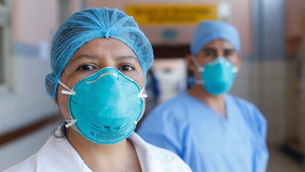 Aprueban norma que permite a personal médico especialista y asistencial trabajar en dos entidades públicas