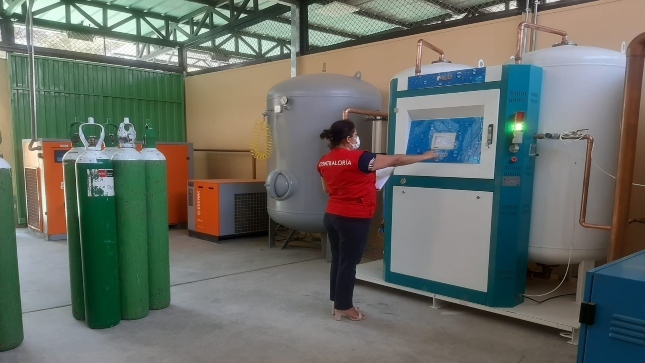 Visita de control a las plantas generadoras de oxígeno del hospital Santa Rosa en Piura