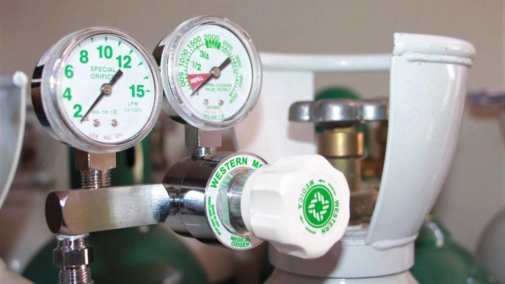 Minsa distribuye 900 balones de oxígeno medicinal para fortalecer los Centros de Oxigenoterapia Temporal