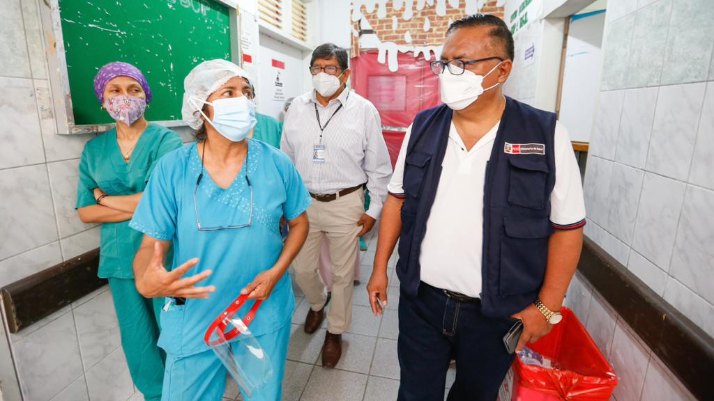 Ministro Hernán Condori Machado realizó visita inopinada a Hospital San Juan de Lurigancho