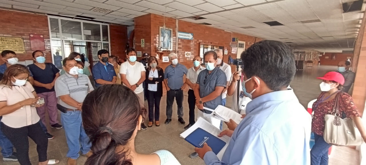 Gobernador regional Henry Borja acuerda resolver problemática de trabajadores de Hospital Regional