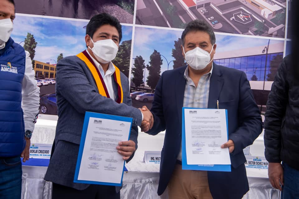 Gobierno regional entrega terreno para ejecución de Hospital III-1 de Huaraz