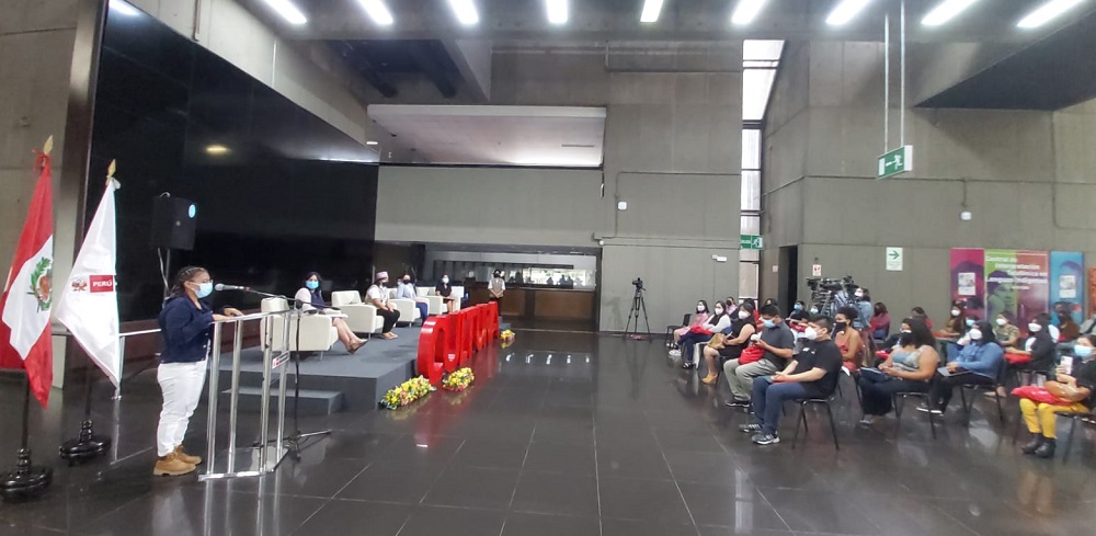 Viceministra de Interculturalidad Rocilda Nunta lideró reconocimiento a participantes del curso virtual “Hablemos de Racismo”