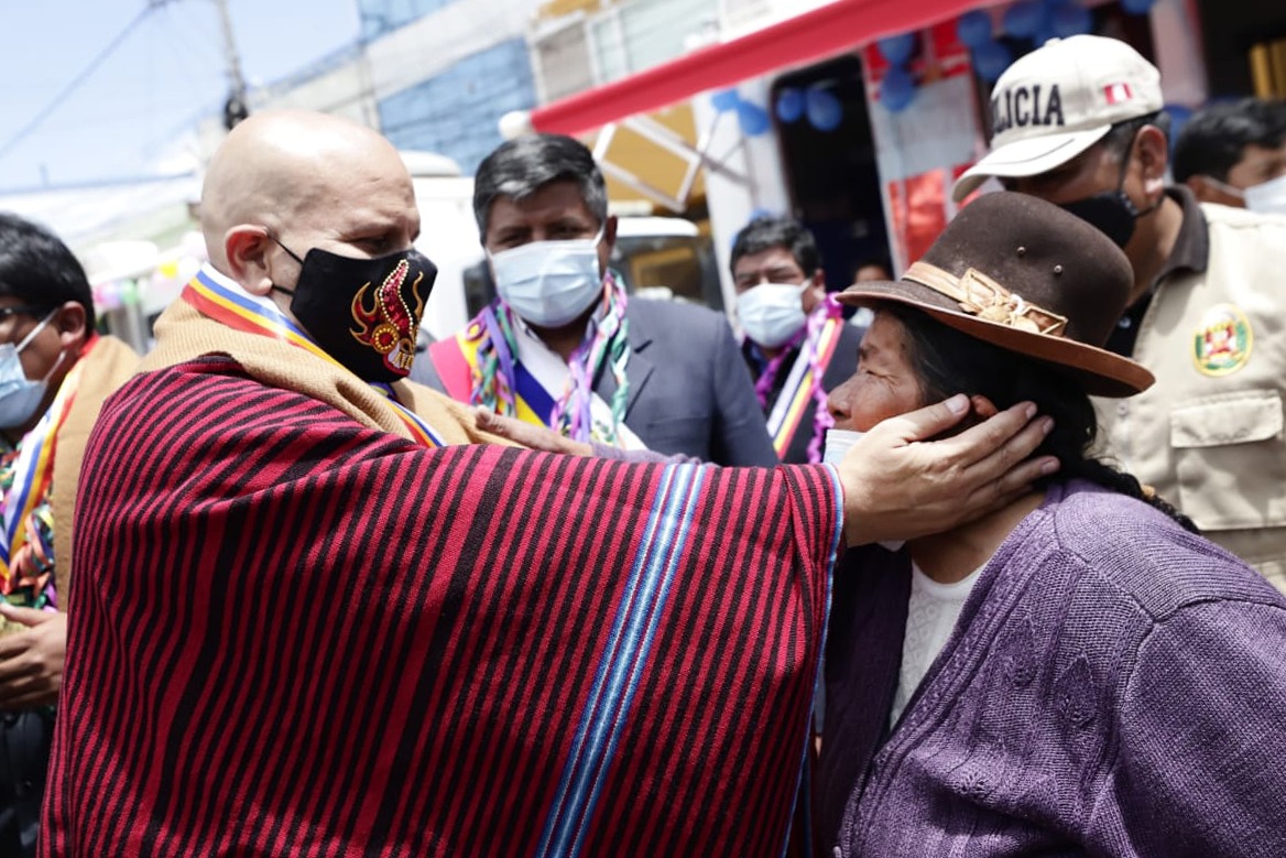 Ministro de Cultura inauguró planta de oxígeno y cadena de frío para el Pueblo Aimara en la región Puno