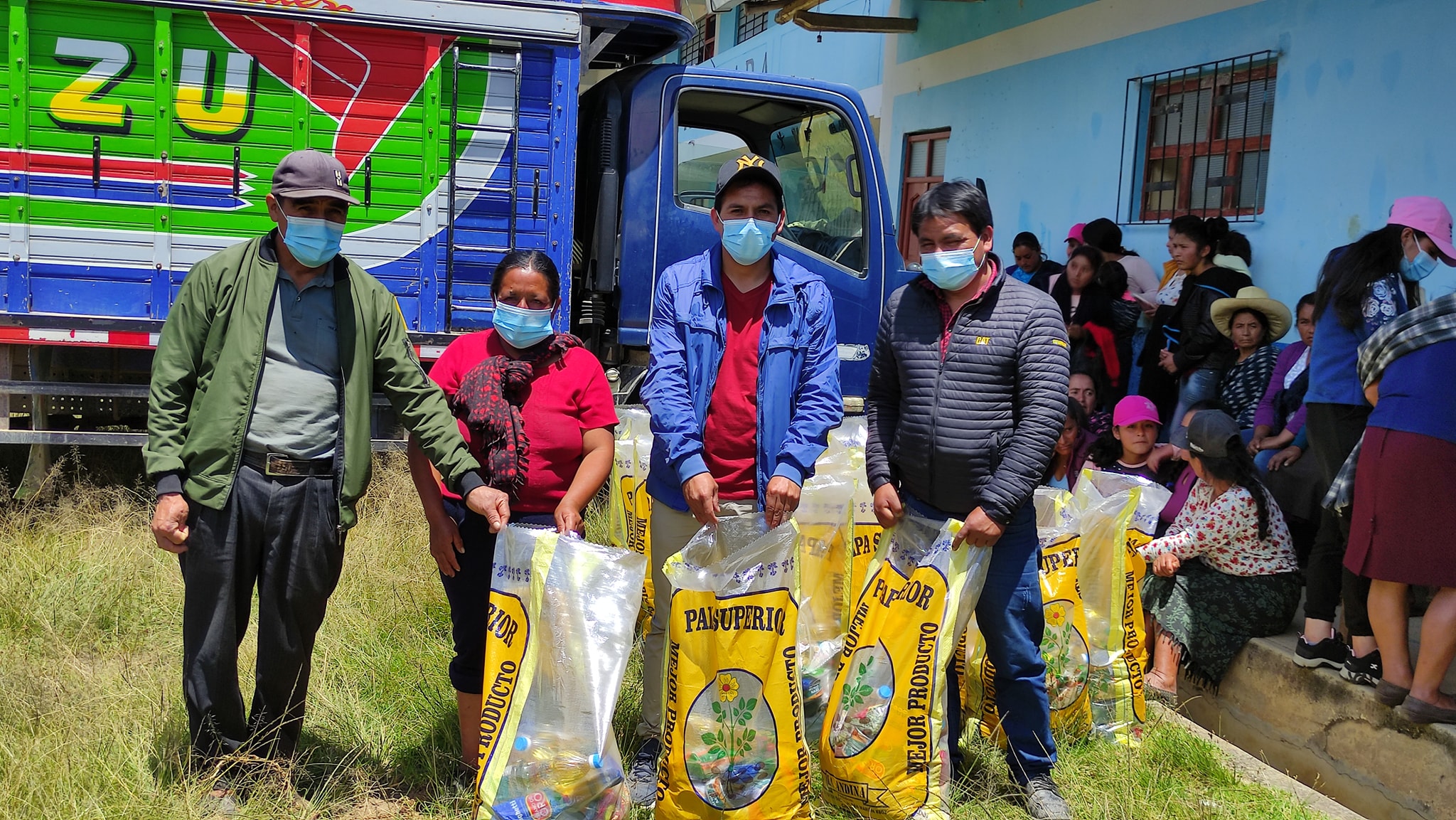 Imagen 1 entrega de víveres en las comunidades de Chalamarca.