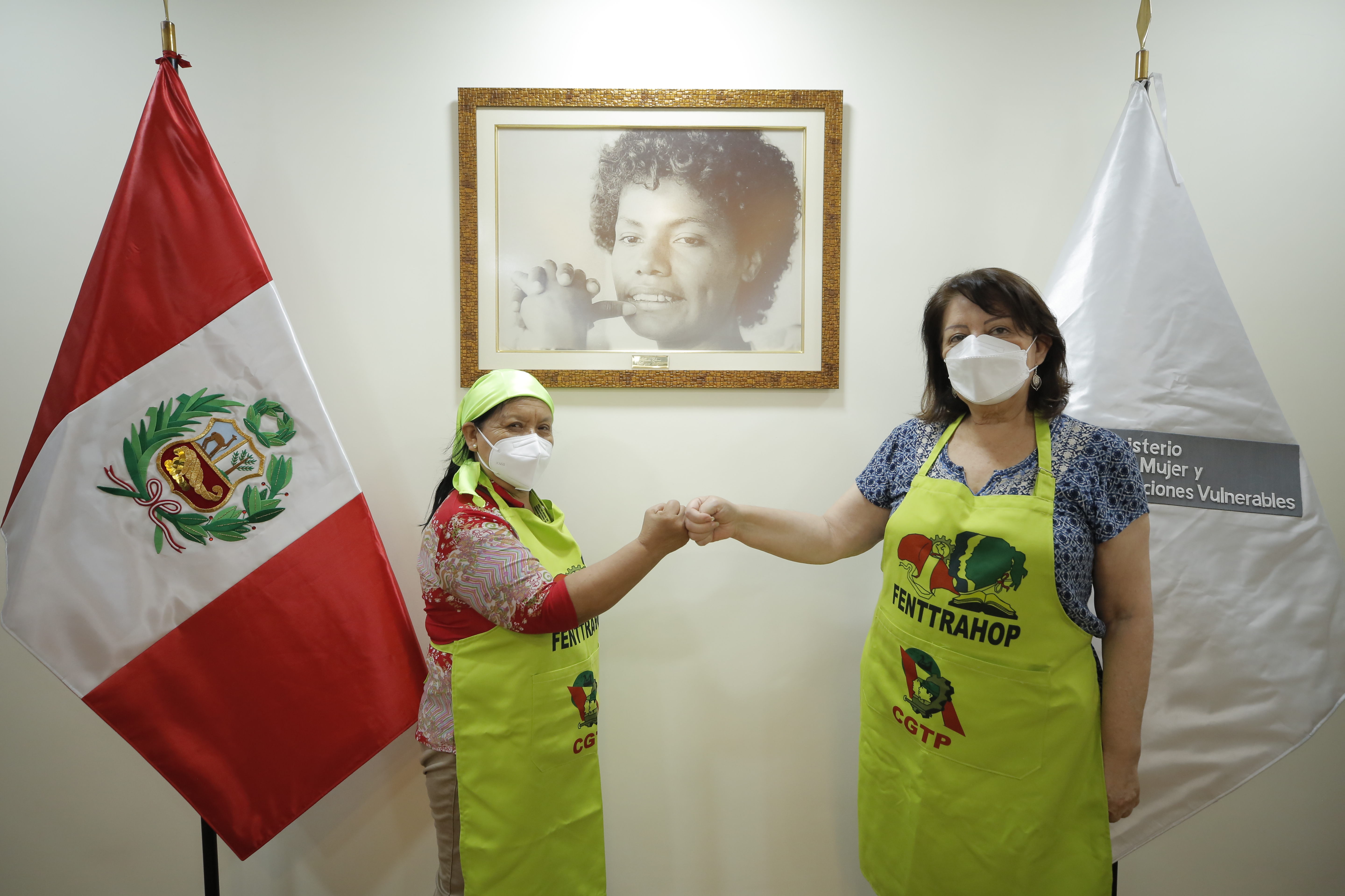 Reunión con trabajadoras del hogar en el MIMP