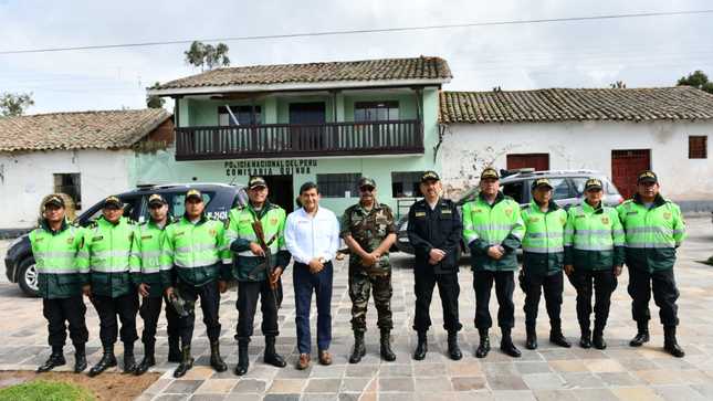 Ministro Morán en Ayacucho brinda apoyo a PNP