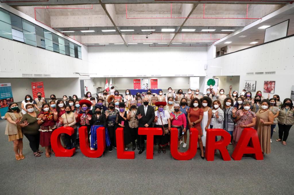 Ministro de Cultura: “Hay un compromiso multisectorial del gobierno en proteger los derechos de las mujeres”