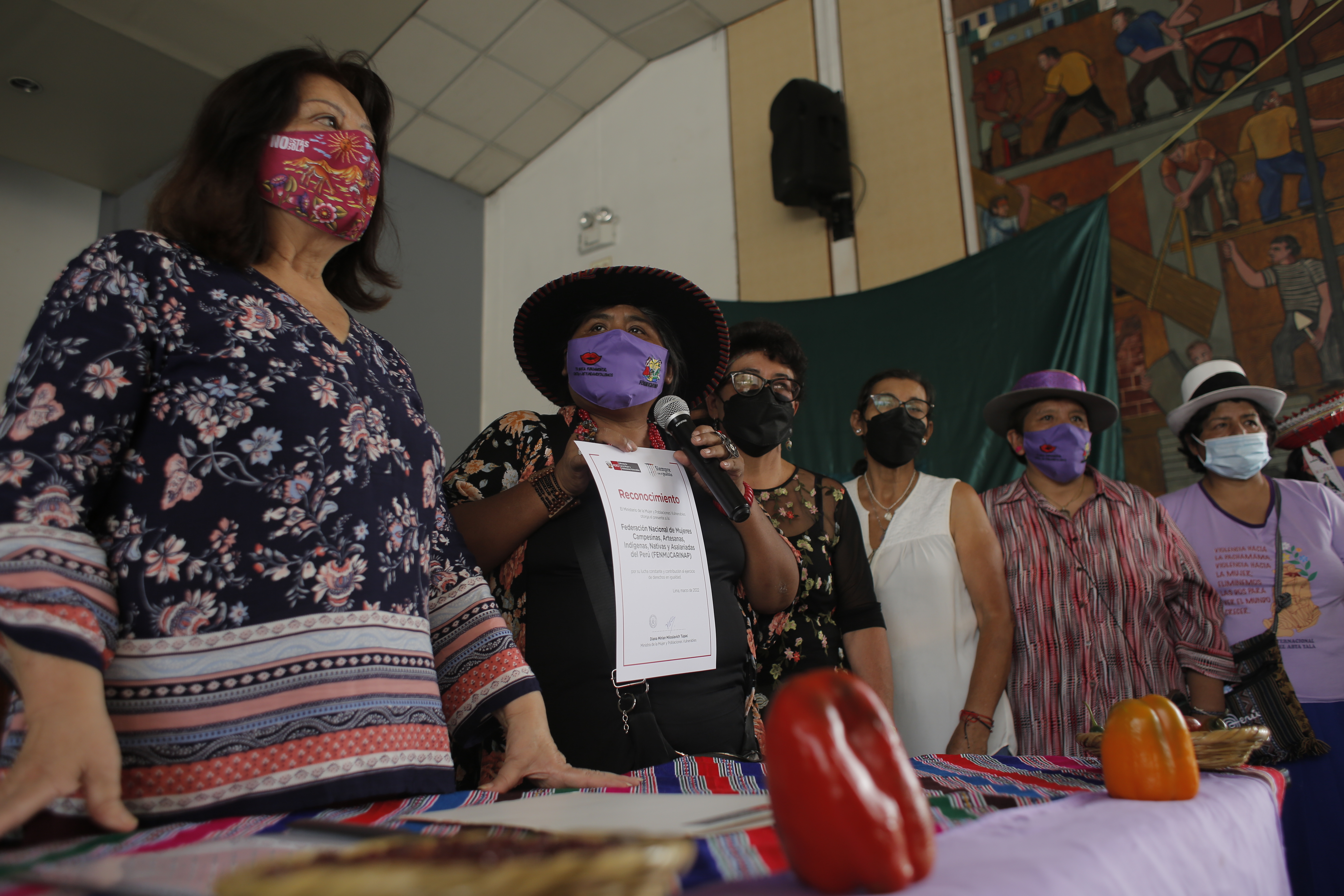 Diálogo con mujeres artesanas