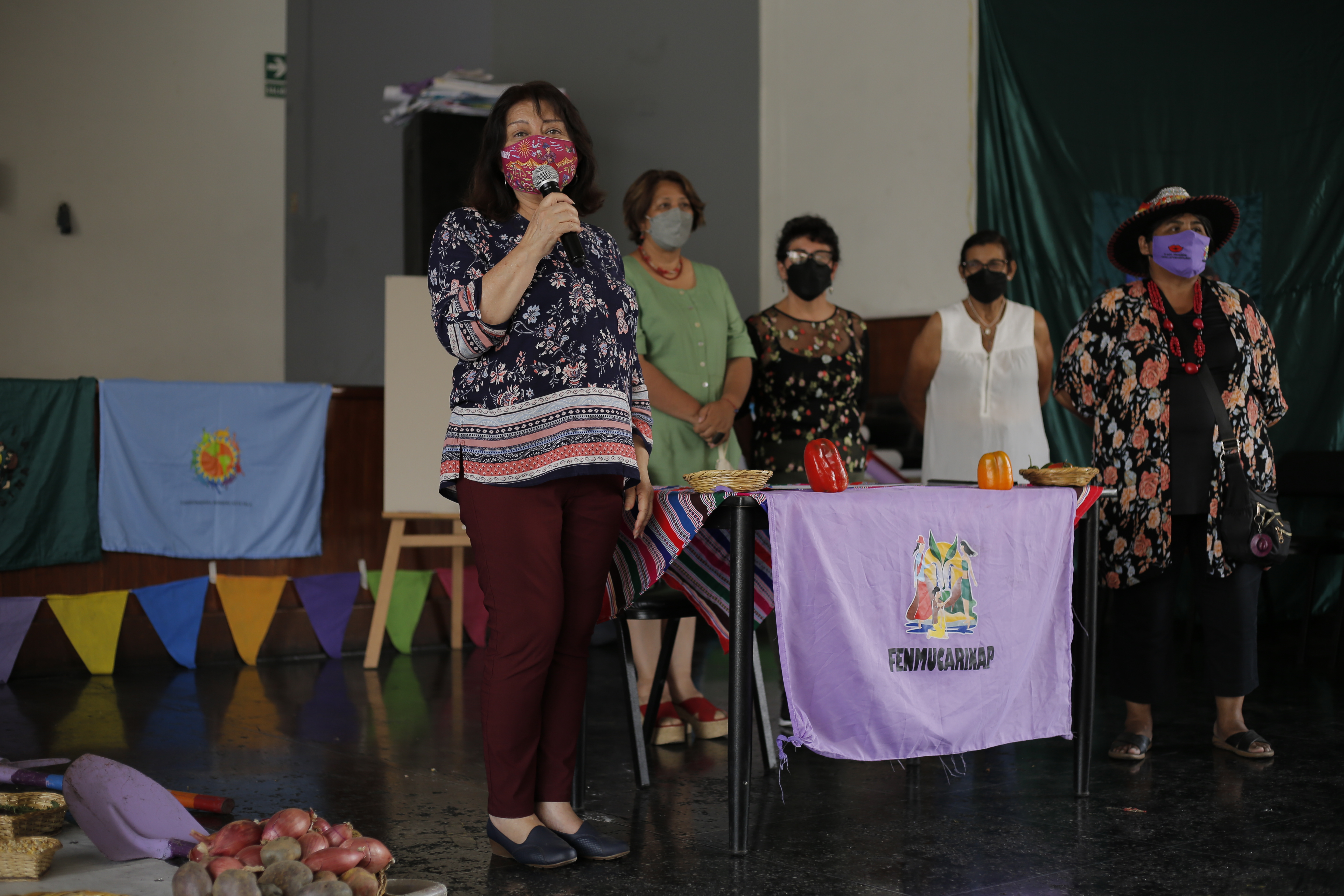 Diálogo con mujeres artesanas