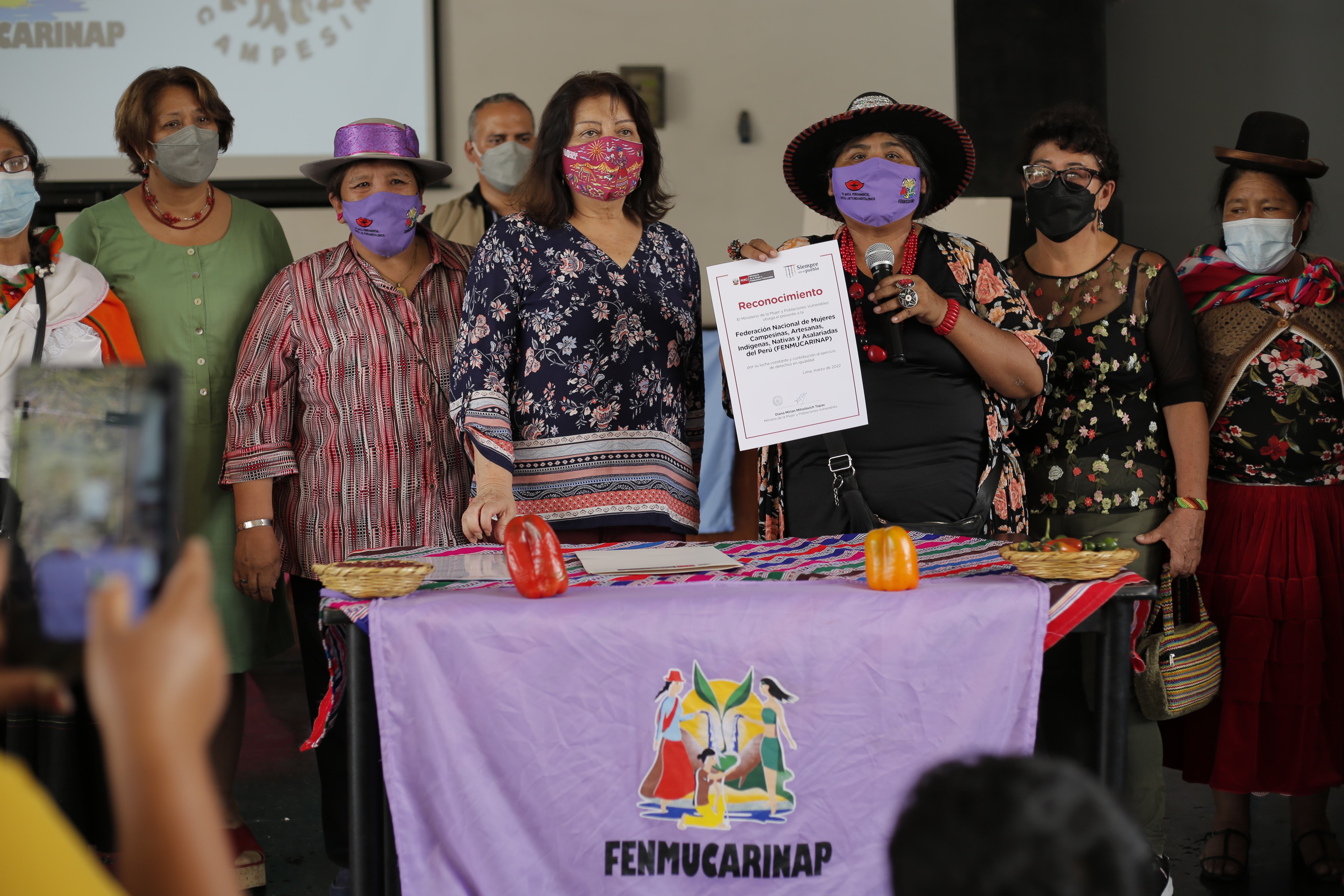 Diálogo con mujeres artesanas