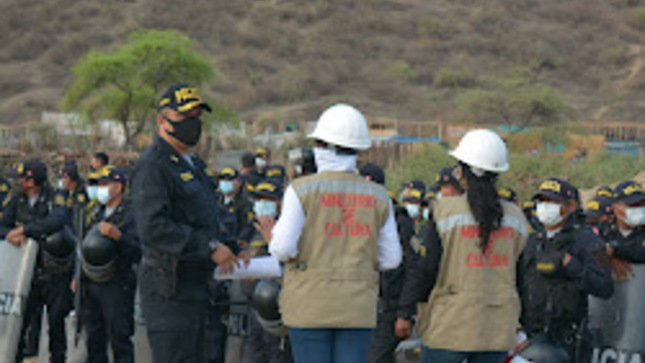 Ministerio de Cultura desaloja invasores del Sitio Arqueológico Cerro Ñañañique en Piura