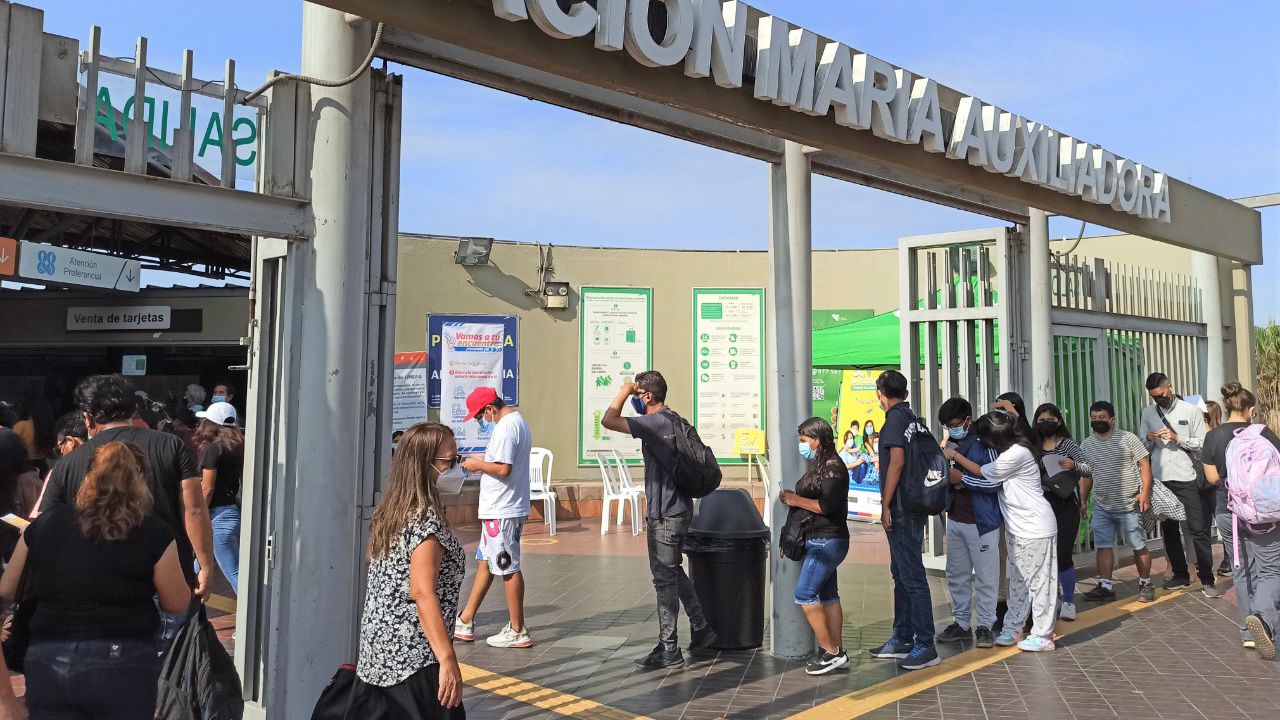 Lima Sur: Brigadas vacunan contra la COVID-19 en las estaciones de la Línea 1 del Metro de Lima