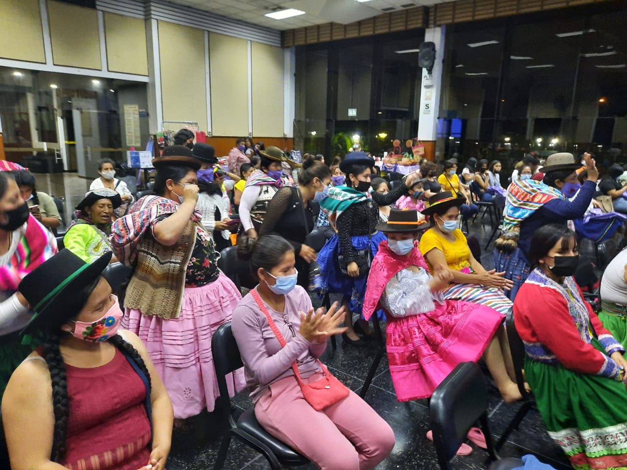 Ministerio de Cultura participó de jornada de fortalecimiento de capacidades a más de 100 lideresas de pueblos indígenas u originarios