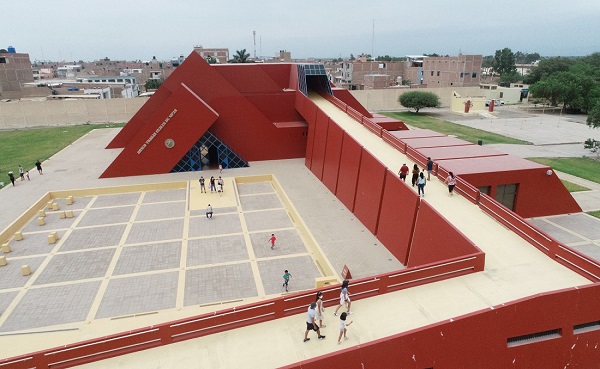 Vista aérea del Museo Tumbas Reales de Sipán 