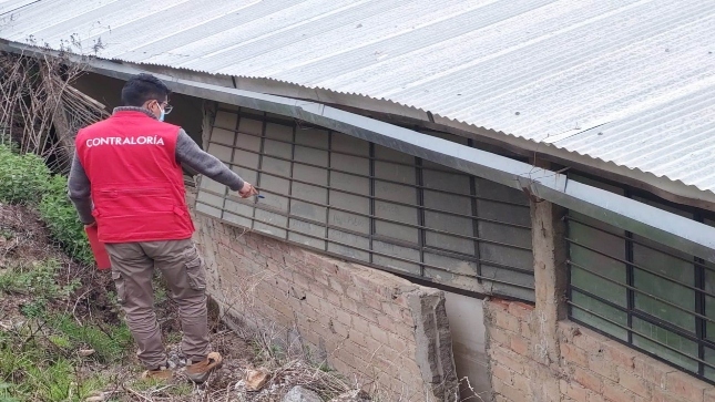 Instituciones educativas públicas de Huancavelica presentan problemas de infraestructura, servicios básicos y equipamiento