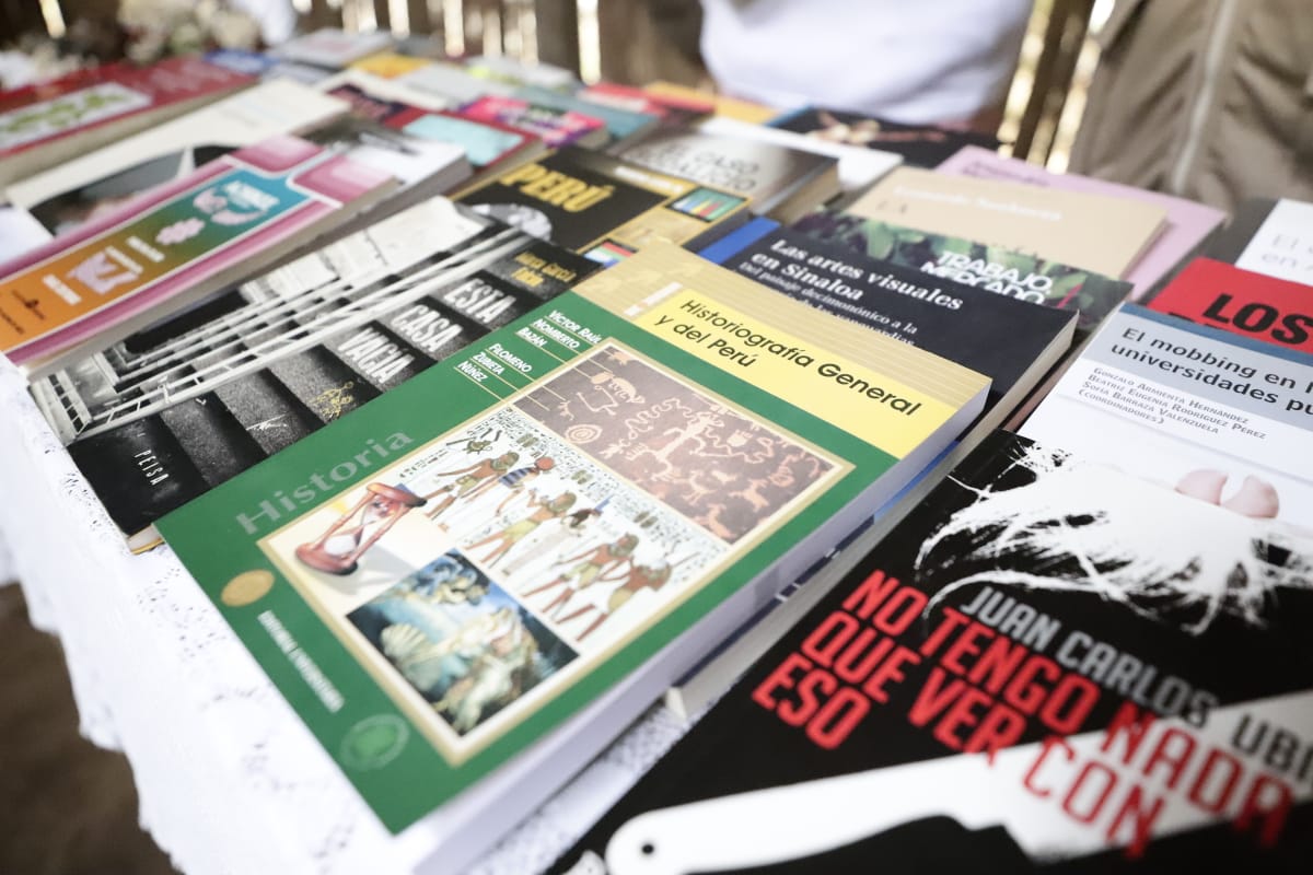 Ministerio de Cultura visitó la comunidad Bora de San Cirilo en Loreto para entregar un lote de libros